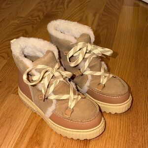 SOREL Women's Ona Ave™ Faux Fur Trim Fleece Lined Alpine Ankle Boots—size 6.5